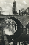 1675 Gezicht op de Oudegracht te Utrecht met op de voorgrond de Hamburgerbrug en op de achtergrond de Gaardbrug en in ...